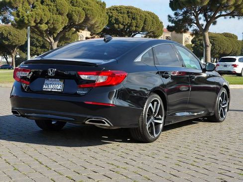 Used 2018 Honda Accord Sport image 9