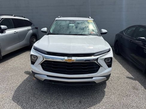 Used 2026 Chevrolet TrailBlazer LT FWD image 2