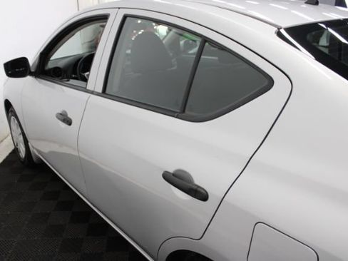 Used 2018 Nissan Versa S Plus FWD image 7