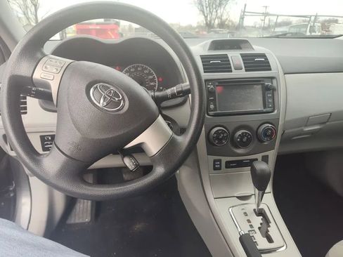 Used 2013 Toyota Corolla LE image 10