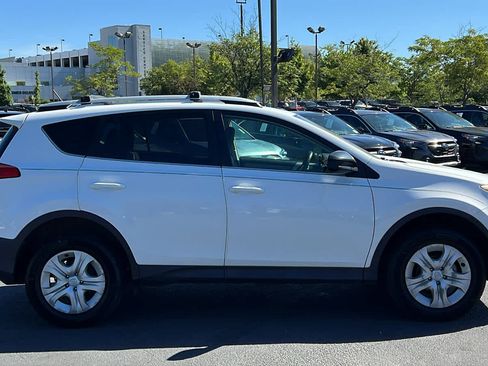 Used 2015 Toyota RAV4 LE AWD/4WD image 4