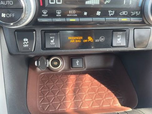Used 2020 Toyota RAV4 Limited w/ All Weather Liner Package AWD/4WD image 21