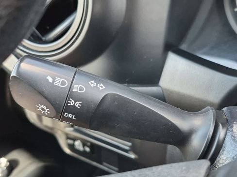 Used 2017 Toyota Tacoma SR RWD image 25