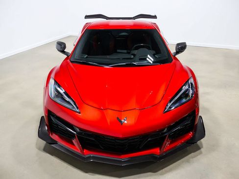 Used 2025 Chevrolet Corvette Z06 w/ Z07 Performance Package RWD image 26