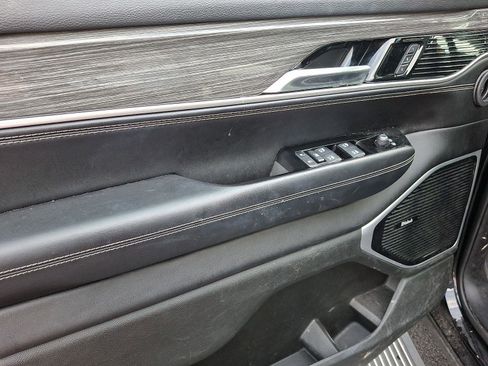 Used 2022 Jeep Wagoneer Series III w/ Premium Group I image 13