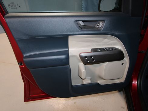 New 2026 Ford Maverick Lariat w/ 4K Tow Package image 4