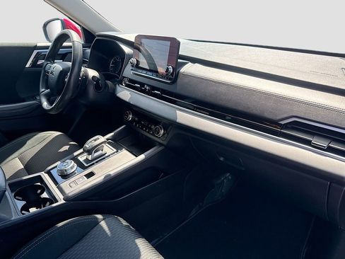 Used 2024 Mitsubishi Outlander ES FWD image 24
