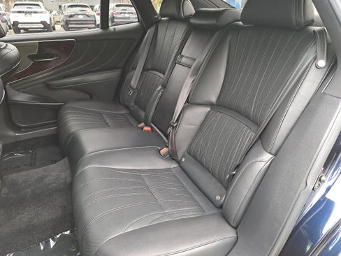 Used 2022 Lexus LS 500 w/ Interior Upgrade Package RWD image 15