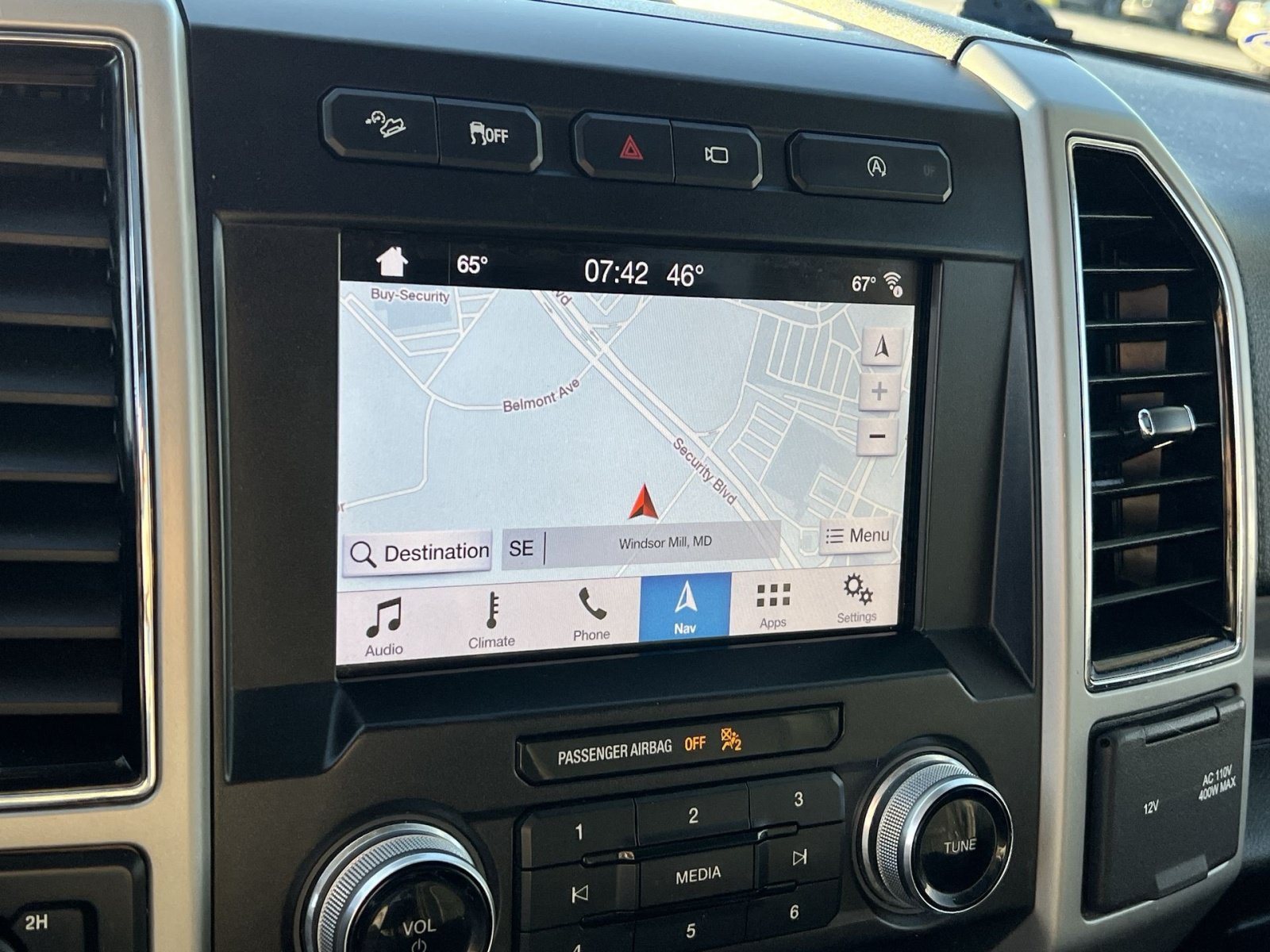 Used 2019 Ford F150 Lariat w/ Equipment Group 502A Luxury AWD/4WD image 20