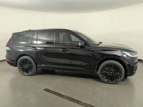 Used 2025 Lincoln Aviator Reserve w/ Equipment Group 201A AWD/4WD image 8