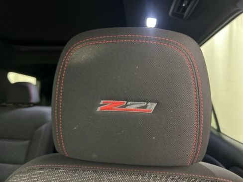 Used 2024 Chevrolet Traverse Z71 image 12