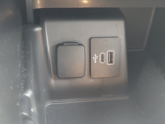 Used 2025 Ford Explorer Active w/ Active Comfort Package AWD/4WD image 29