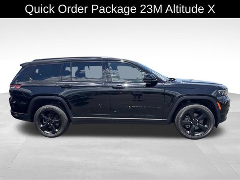 Used 2023 Jeep Grand Cherokee L Altitude AWD/4WD image 2