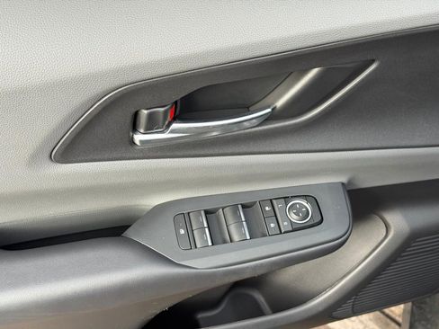 Used 2025 Toyota Prius XLE image 18