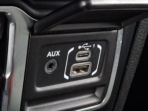Used 2024 Jeep Wrangler Unlimited Sahara AWD/4WD image 22
