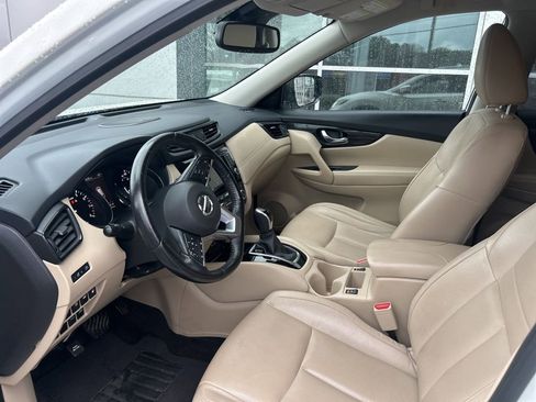 Used 2018 Nissan Rogue SL image 3