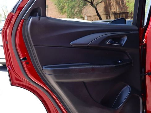 Used 2022 Chevrolet TrailBlazer RS w/ Technology Package FWD image 29