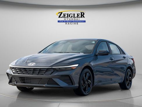 New 2026 Hyundai Elantra SEL Sport Premium FWD image 3