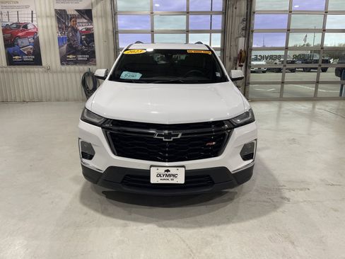 Used 2023 Chevrolet Traverse RS AWD/4WD image 3