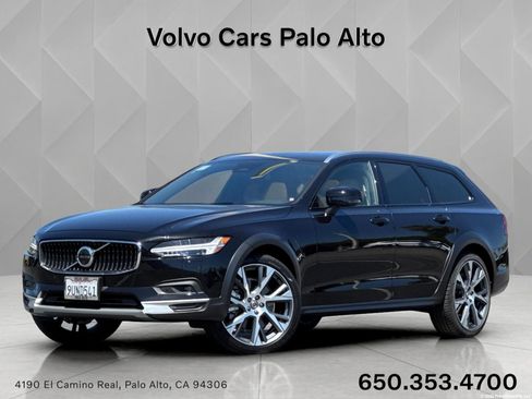 Certified 2025 Volvo V90 B6 Cross Country Ultra w/ Protection Package Premier AWD/4WD image 1