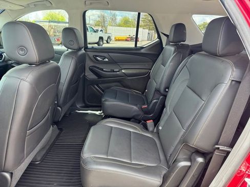 Used 2020 Chevrolet Traverse LT w/ Driver Confidence II Package AWD/4WD image 16