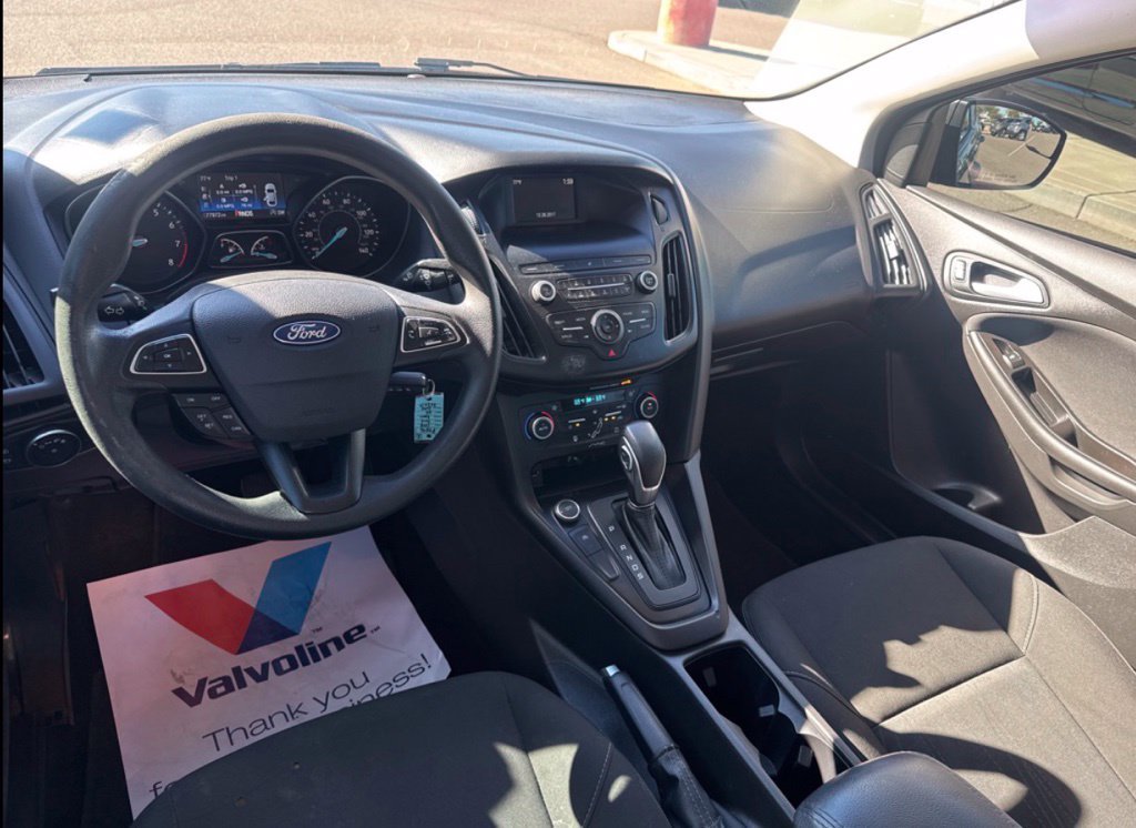 Used 2018 Ford Focus SE w/ SE Appearance Package FWD image 12