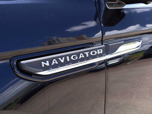 Used 2024 Lincoln Navigator Reserve AWD/4WD image 7