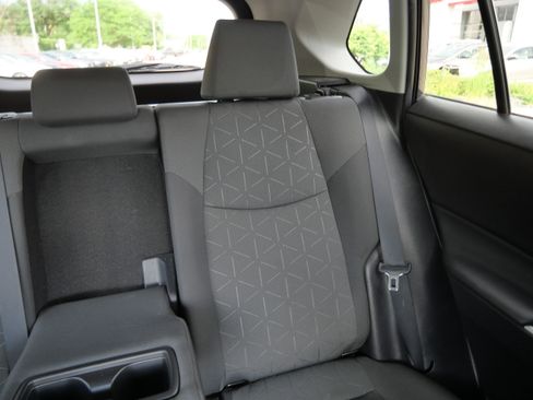 Used 2022 Toyota RAV4 XLE AWD/4WD image 15