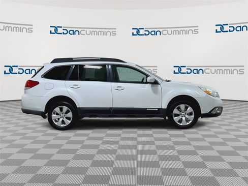 Used 2011 Subaru Outback 2.5i Limited w/ PWR Moonroof Pkg image 2