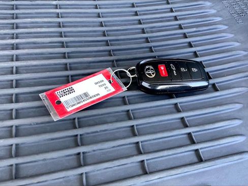 Used 2025 Toyota Grand Highlander AWD Hybrid image 14