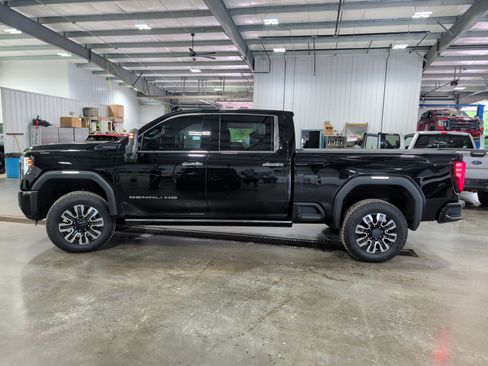 Used 2025 GMC Sierra 2500 Denali Ultimate AWD/4WD image 5
