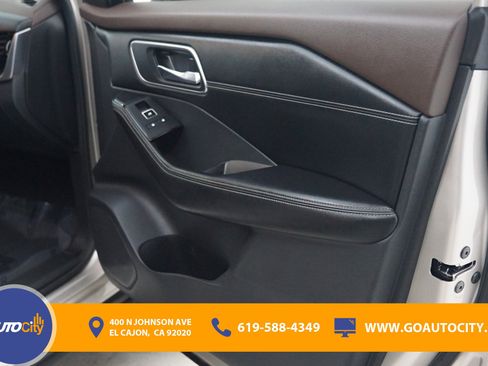 Used 2021 Nissan Rogue SL w/ Premium Package image 17