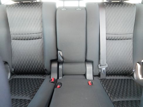 Used 2020 Nissan Rogue SV image 13