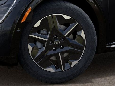 New 2025 Kia EV6 Wind image 9