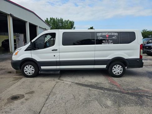 Used 2017 Ford Transit 350 XLT RWD image 4