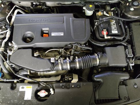 Used 2018 Honda Accord Touring image 30