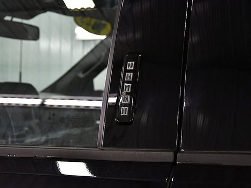 Used 2023 Ford F150 XLT w/ XLT Black Appearance Package image 18