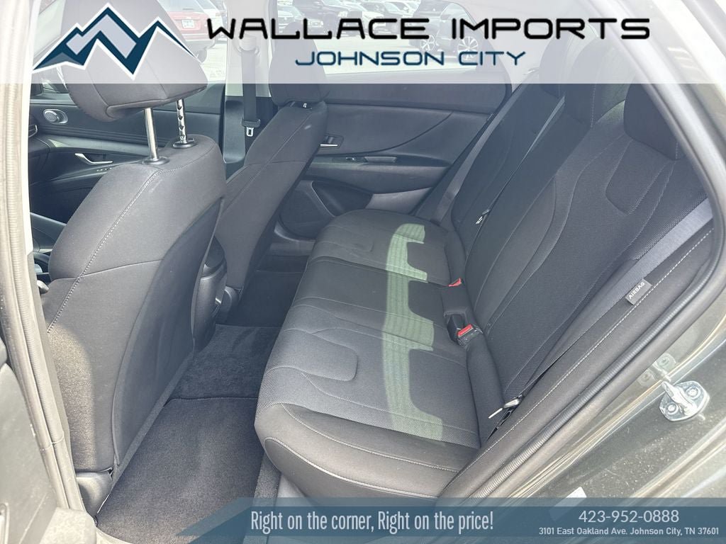 Used 2024 Hyundai Elantra SE FWD image 31