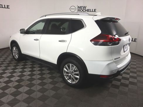 Used 2020 Nissan Rogue SV image 9