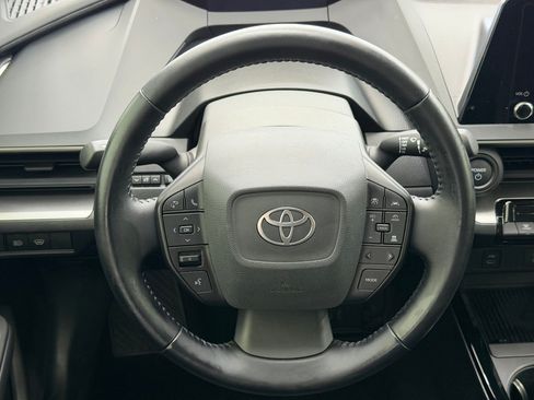 Used 2024 Toyota Prius LE FWD image 11