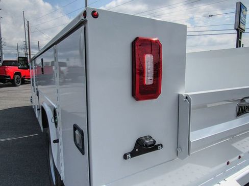 New 2025 GMC Sierra 3500 Pro w/ Convenience Package image 8