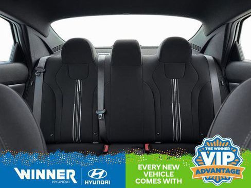 New 2025 Hyundai Elantra SEL image 17