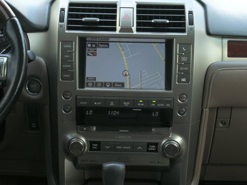 Used 2017 Lexus GX 460 Luxury AWD/4WD image 16