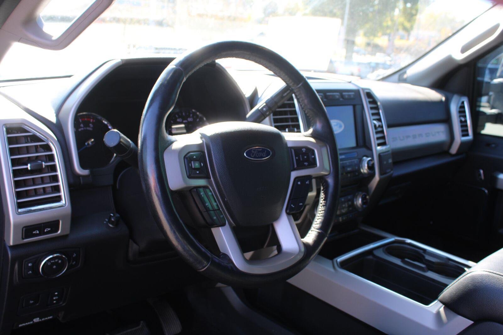 Used 2017 Ford F250 Lariat w/ Lariat Ultimate Package AWD/4WD image 9