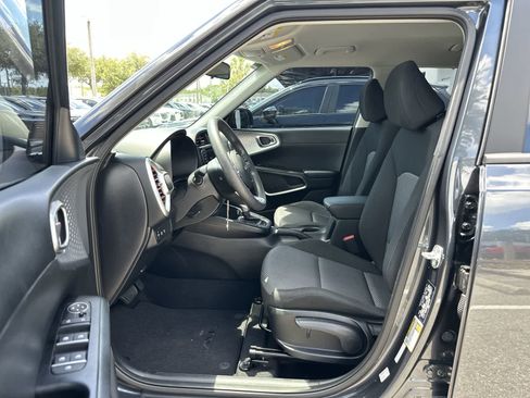 Used 2024 Kia Soul LX w/ Option Group 015 FWD image 2