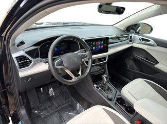 Used 2025 Volkswagen Taos SE w/ Panoramic Sunroof Package AWD/4WD video 2