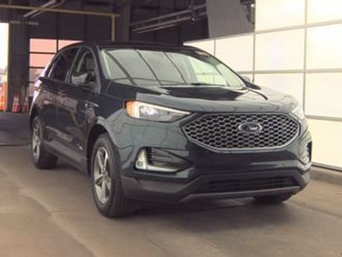 Used 2023 Ford Edge SEL w/ Convenience Package AWD/4WD image 4
