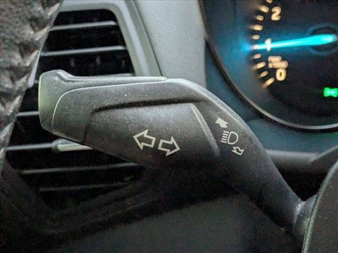 Used 2019 Ford Escape SEL image 6