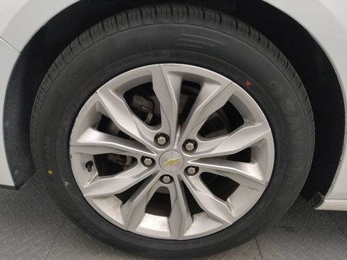 Used 2021 Chevrolet Malibu LT FWD image 31