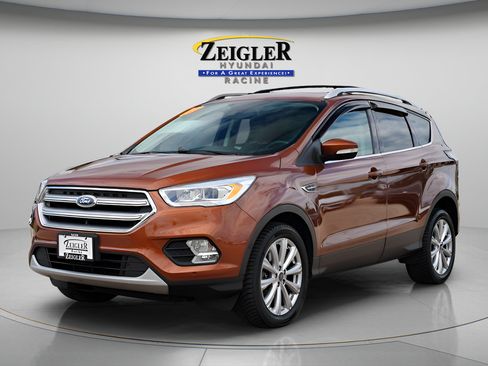 Used 2017 Ford Escape Titanium w/ Canadian Touring Package AWD/4WD image 3